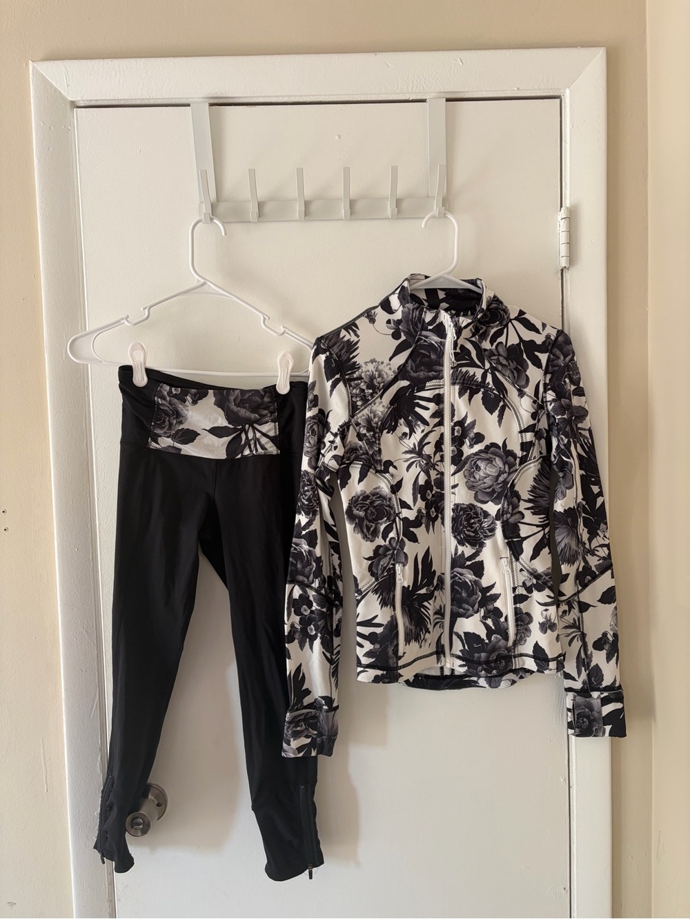 lululemon athletica Black and White Floral Zip Jacket with Black Leggings